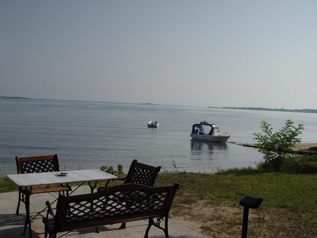 Studios Efi Beach Вурвуру Екстер'єр фото