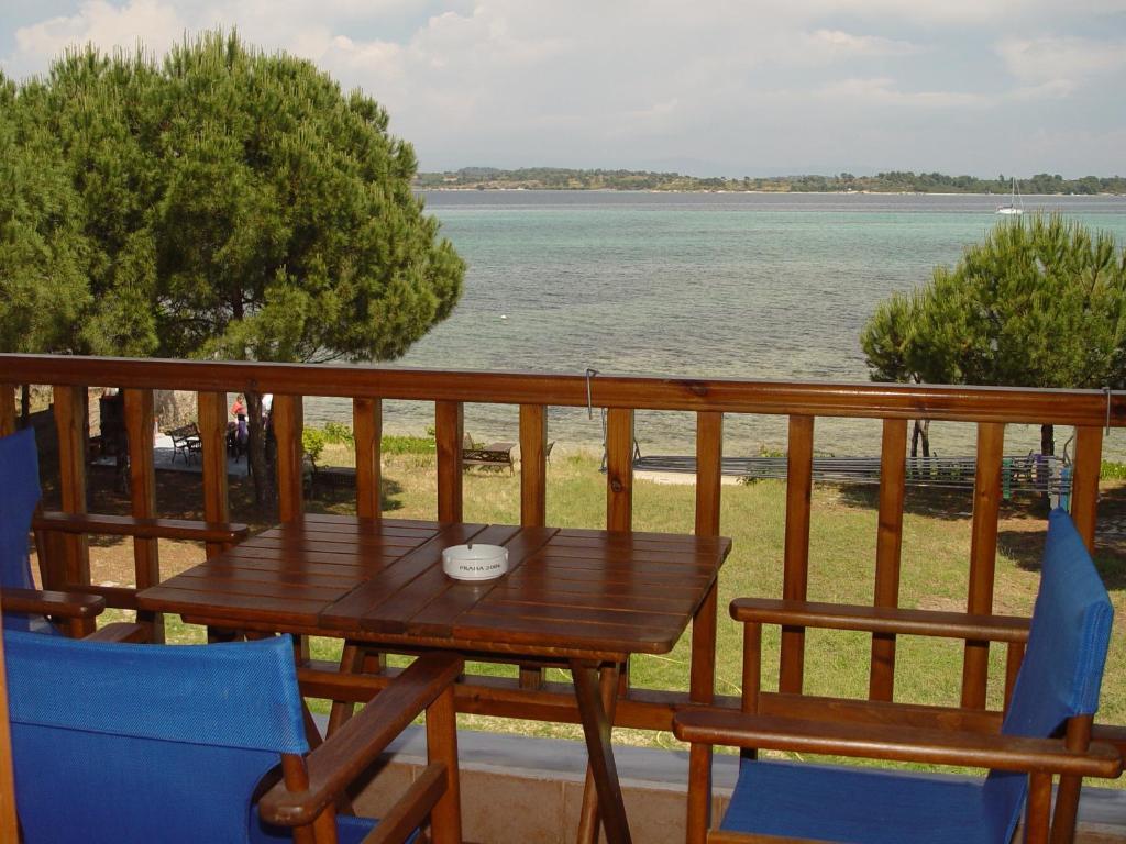 Studios Efi Beach Вурвуру Екстер'єр фото