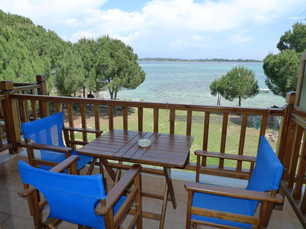 Studios Efi Beach Вурвуру Екстер'єр фото